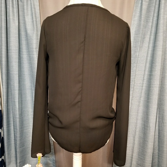 🌻🌺🌻 SUPER CUTE DEB BLOUSE!! - Picture 2 of 5